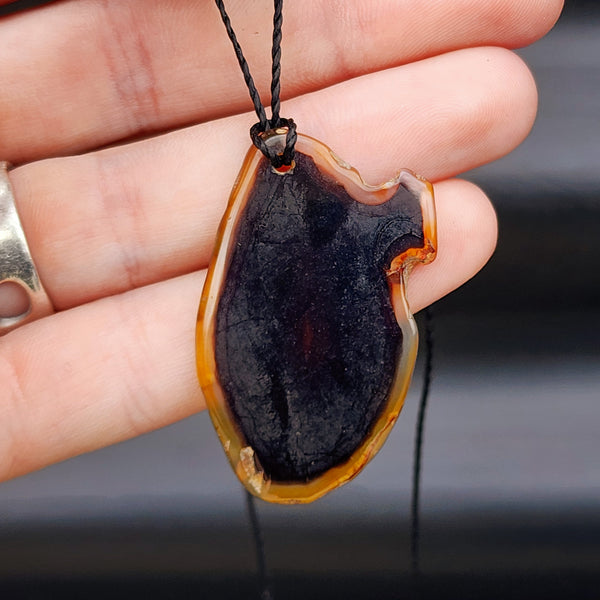 Natural Black Agate Free Shape Pendant Necklace (1BBB271)