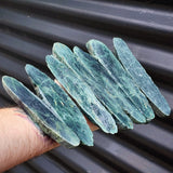 1kg Raw New Zealand Greenstone / Pounamu Carving Slices (R14B238)