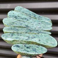 1kg Raw New Zealand Greenstone / Pounamu Carving Slices (R14B236)