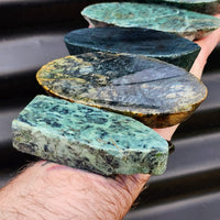 1kg Raw New Zealand Greenstone / Pounamu Carving Slices (R14B424)