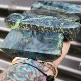 1kg Raw New Zealand Greenstone / Pounamu Carving Slices (R14B488)