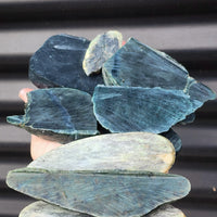 1kg Raw New Zealand Greenstone / Pounamu Carving Slices (R14B181)