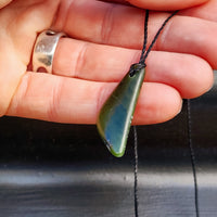 New Zealand Greenstone Pounamu Pendant Necklace (AJJC2338)