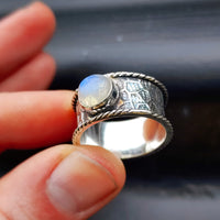 (T) Solid 925 Sterling Silver & Natural Moonstone Rustic Handmade Textured Ring