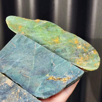1kg Raw New Zealand Greenstone / Pounamu Carving Slices (R14B245)