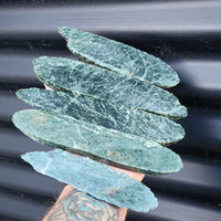 1kg Raw New Zealand Greenstone / Pounamu Carving Slices (R14B205)
