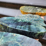1kg Raw New Zealand Greenstone / Pounamu Carving Slices (R14B510)