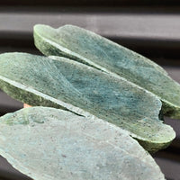 1kg Raw New Zealand Greenstone / Pounamu Carving Slices (R14B239)