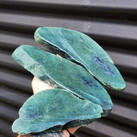 1kg Raw New Zealand Greenstone / Pounamu Carving Slices (R14B234)
