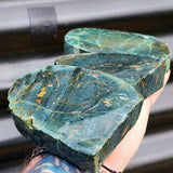 1kg Raw New Zealand Greenstone / Pounamu Carving Slices (R14B413)