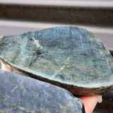 1kg Raw New Zealand Greenstone / Pounamu Carving Slices (R14B509)