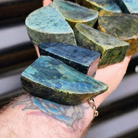 1kg Raw New Zealand Greenstone / Pounamu Carving Slices (R14B400)