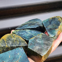 1kg Raw New Zealand Greenstone / Pounamu Carving Slices (R14B403)