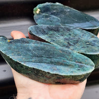 1kg Raw New Zealand Greenstone / Pounamu Carving Slices (R14B397)