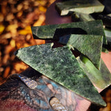 500g Raw NZ Greenstone Pounamu Nephrite Carving Slices Offcuts (R14B619)
