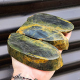 1kg Raw New Zealand Greenstone / Pounamu Carving Slices (R14B395)