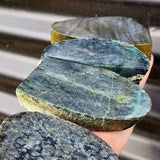 1kg Raw New Zealand Greenstone / Pounamu Carving Slices (R14B512)