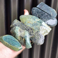 1kg Raw New Zealand Greenstone / Pounamu Carving Slices (R14B253)