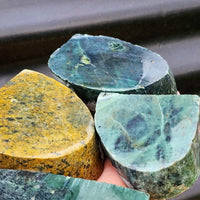 1kg Raw New Zealand Greenstone / Pounamu Carving Slices (R14B426)