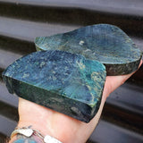 1kg Raw New Zealand Greenstone / Pounamu Carving Slices (R14B495)