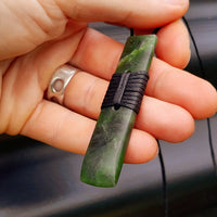 NZ Greenstone Pounamu Toki Pendant Necklace (N286)