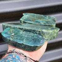 1kg Raw New Zealand Greenstone / Pounamu Carving Slices (R14B418)