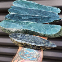1kg Raw New Zealand Greenstone / Pounamu Carving Slices (R14B241)
