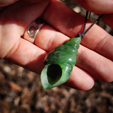 Natural Jade Kakara Shell Pendant Necklace (N2194)