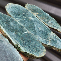 1kg Raw New Zealand Greenstone / Pounamu Carving Slices (R14B240)