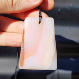 Peach Died Agate Carved Pendant Necklace (1BBB112)