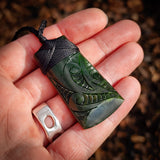 NZ Greenstone Pounamu Etched Toki Pendant Necklace (N907)