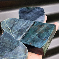 1kg Raw New Zealand Greenstone / Pounamu Carving Slices (R14B391)