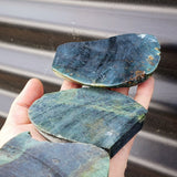 1kg Raw New Zealand Greenstone / Pounamu Carving Slices (R14B482)