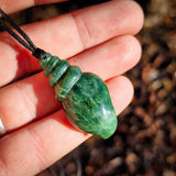 Natural Jade Kakara Shell Pendant Necklace (N1076)