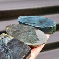 1kg Raw New Zealand Greenstone / Pounamu Carving Slices (R14B425)