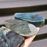 1kg Raw New Zealand Greenstone / Pounamu Carving Slices (R14B425)