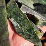 500g Raw NZ Greenstone Pounamu Nephrite Carving Slices Offcuts (R14B621)