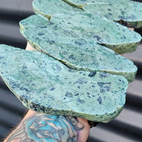 1kg Raw New Zealand Greenstone / Pounamu Carving Slices (R14B194)
