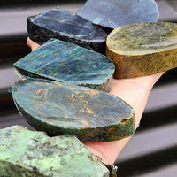 1kg Raw New Zealand Greenstone / Pounamu Carving Slices (R14B392)