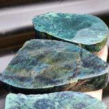 1kg Raw New Zealand Greenstone / Pounamu Carving Slices (R14B414)