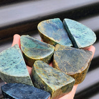 1kg Raw New Zealand Greenstone / Pounamu Carving Slices (R14B400)