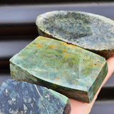 1kg Raw New Zealand Greenstone / Pounamu Carving Slices (R14B356)