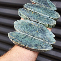 1kg Raw New Zealand Greenstone / Pounamu Carving Slices (R14B225)