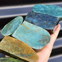 1kg Raw New Zealand Greenstone / Pounamu Carving Slices (R14B371)