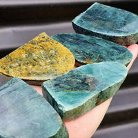 1kg Raw New Zealand Greenstone / Pounamu Carving Slices (R14B423)