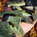 500g Raw NZ Greenstone Pounamu Nephrite Carving Slices Offcuts (R14B619)