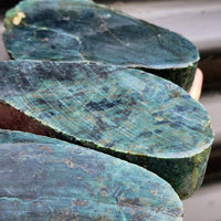 1kg Raw New Zealand Greenstone / Pounamu Carving Slices (R14B397)