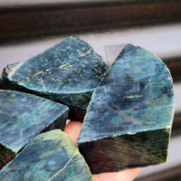 1kg Raw New Zealand Greenstone / Pounamu Carving Slices (R14B399)