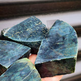 1kg Raw New Zealand Greenstone / Pounamu Carving Slices (R14B399)