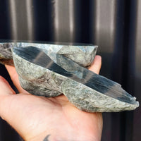 1.35kg Raw New Zealand Greenstone / Pounamu Carving Slices (R14B249)